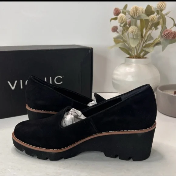 Vionic Women's Black Suede Shoes 9.5 - Picture 4 of 4